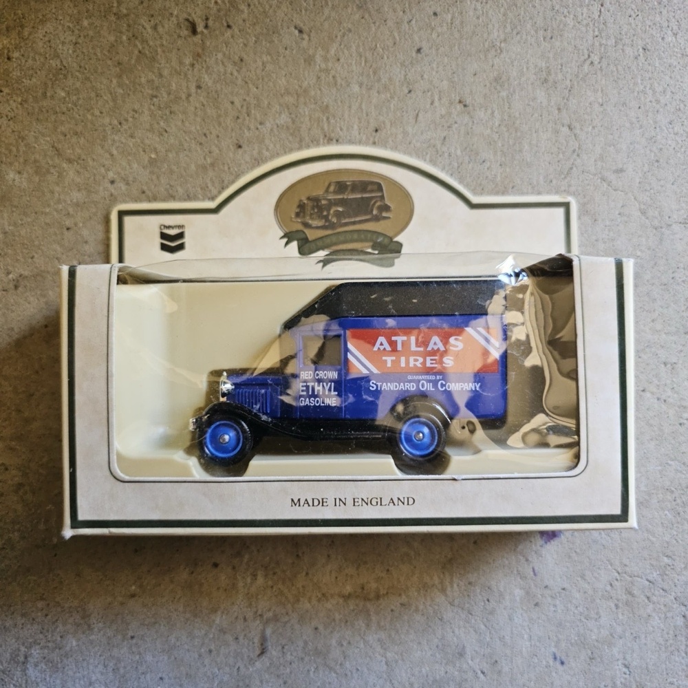 Chevron Belt Polarine Dark‎ Vintage Packaged Boxed Collectible Memorabilia